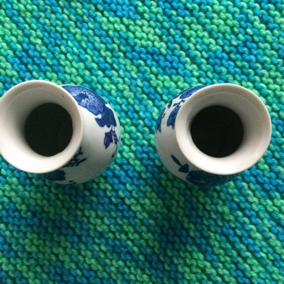 Two vintage small Chinese porcelain vases blue and white floral 4" - Picture 5 of 6